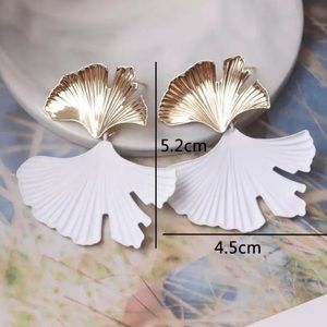 New Women’s Girls Fancy Earrings